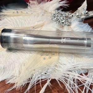 It Cosmetics Foundation Brush KER10W